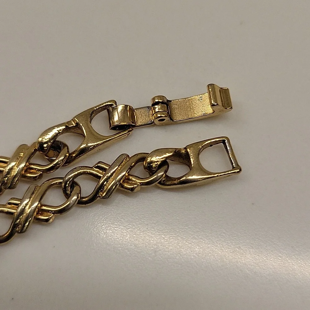 Goldtone Chain Intricate Design - Picture 5 of 5